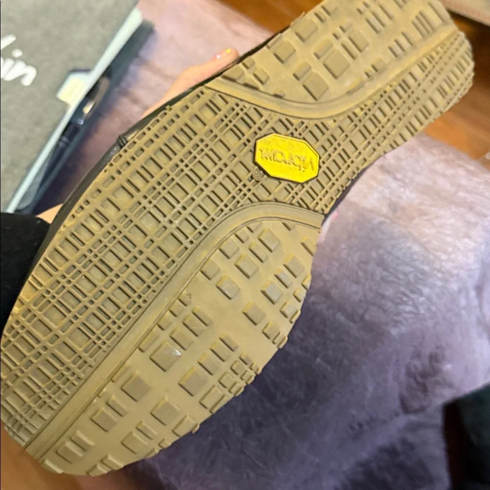 Authentic Louis Vuitton black sneakers 36 EU‎ 6 US